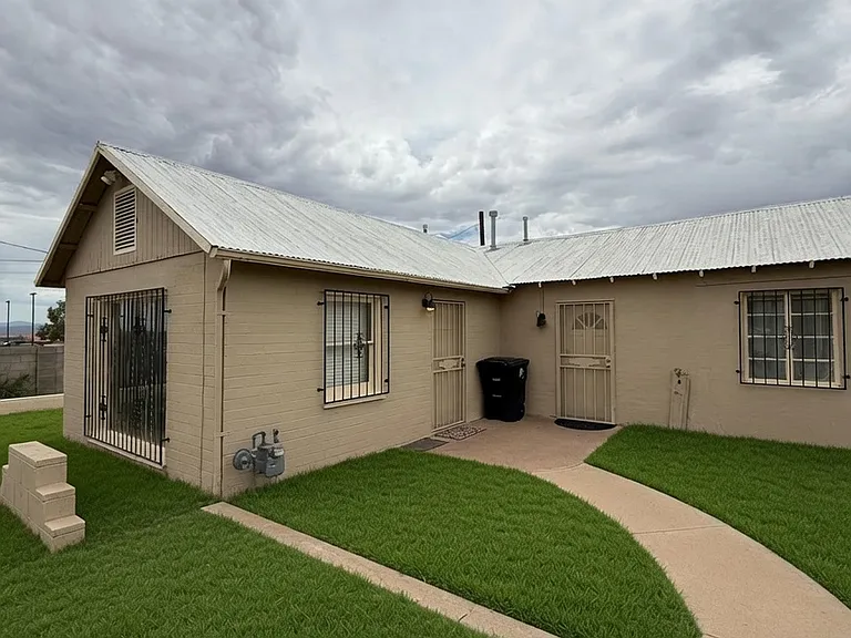 1188 S Naco Hwy — Photo 2