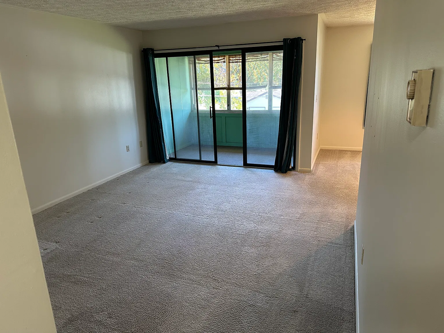 2 bed, 850 sqft, $1,100 — Photo 2