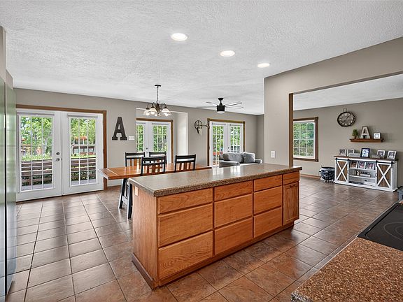 4th image of 6251 Panorama Dr