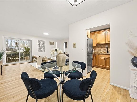 3rd image of 115 Grove St APT 1