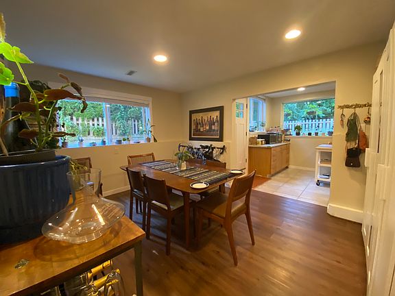 4th image of 10420 NE 190th St