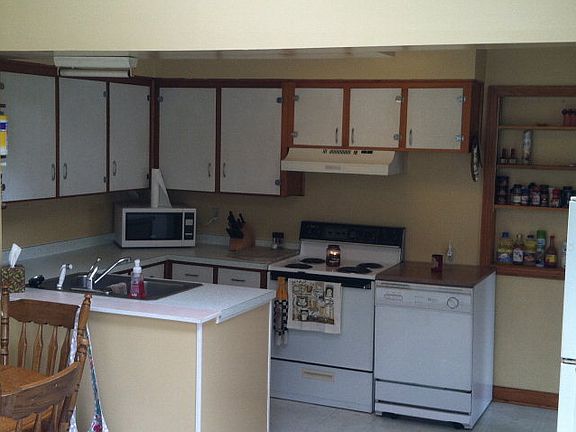 3rd image of 112 E Burwell Ave
