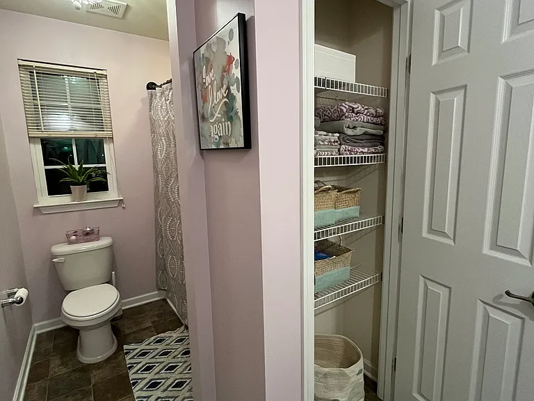 Master bath, current paint color.