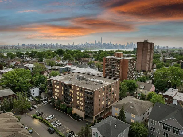 200 Division St APT 4J, Cliffside Park, NJ 07010