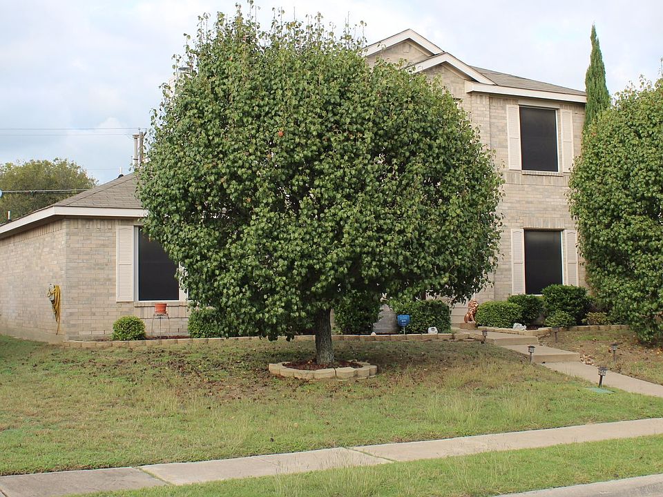 2nd image of 2974 Marquis Ln