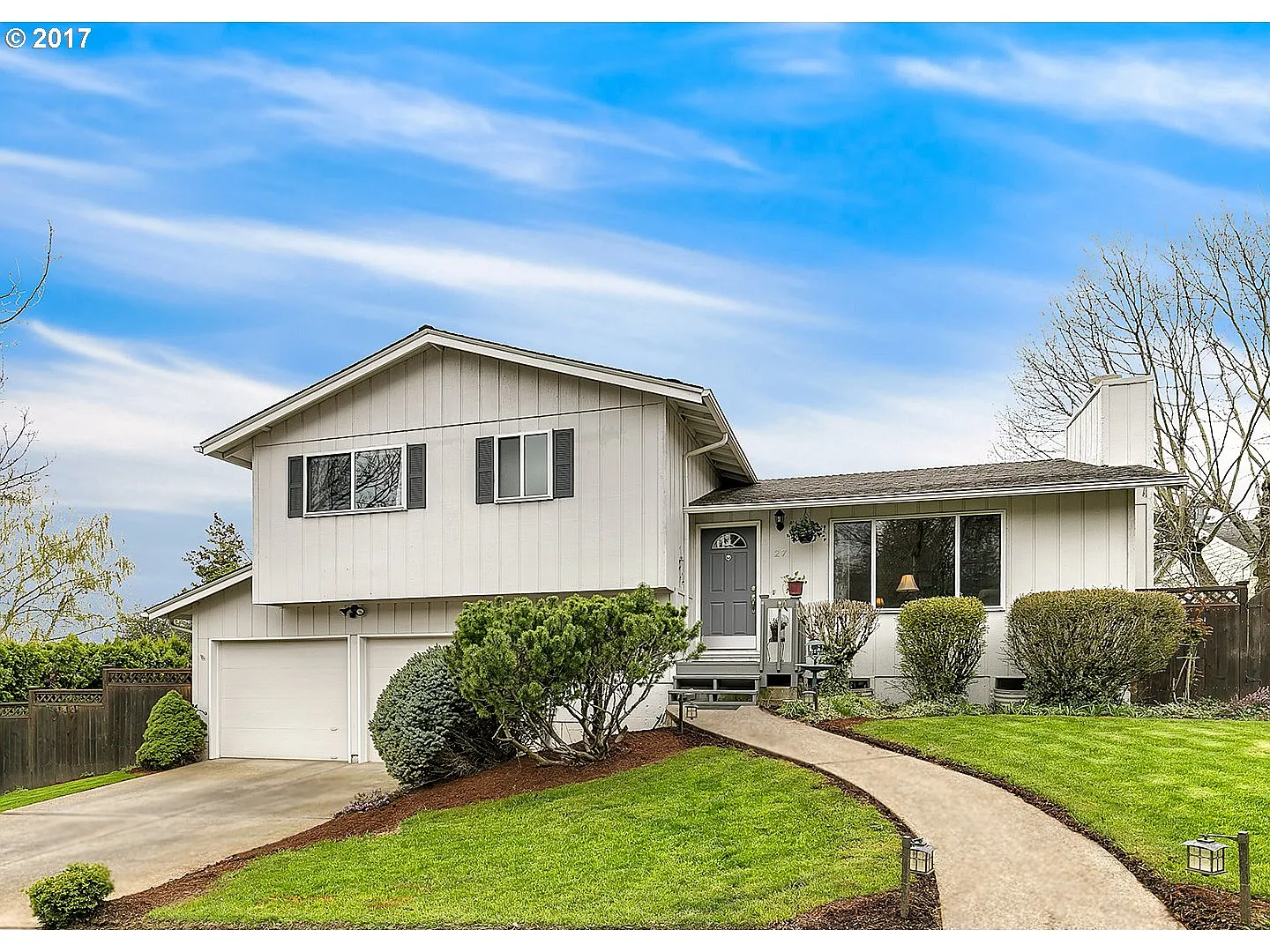 27 NW Orchard Pl photo 1