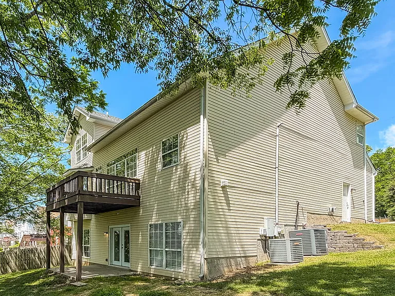 3134 Creekview Ln — Photo 18