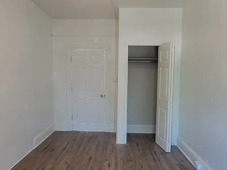 400 W Market St #3 — Photo 15