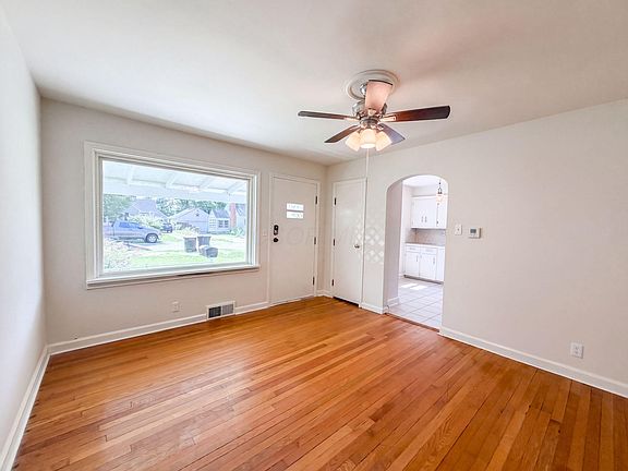3rd image of 206 Bachmann Ave