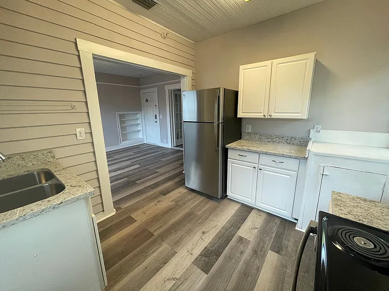 B 309 Brevard — Photo 5
