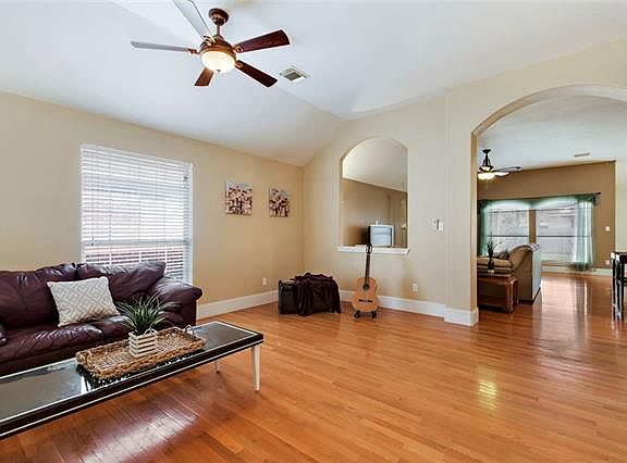 5th image of 4211 Kingsburg Dr