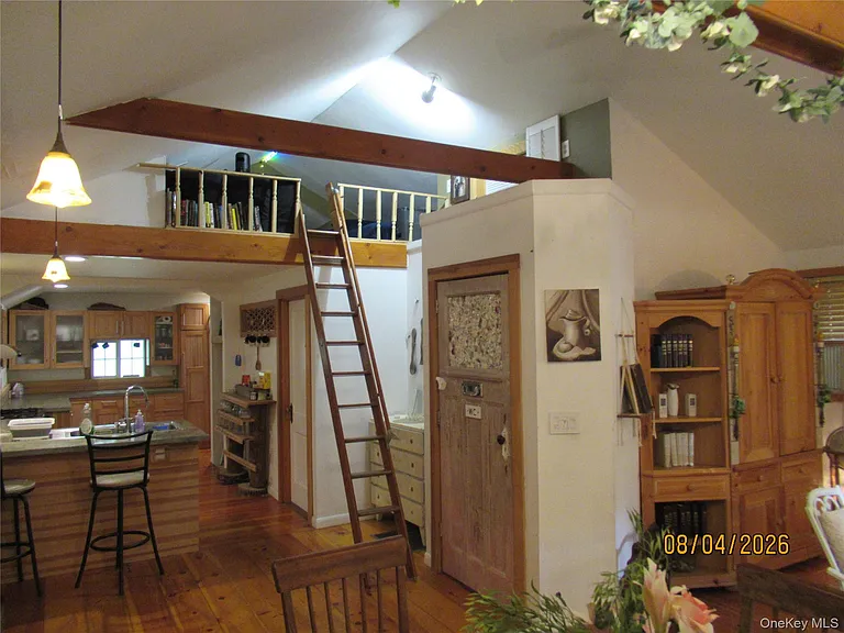 463 Mountain Rd — Photo 17