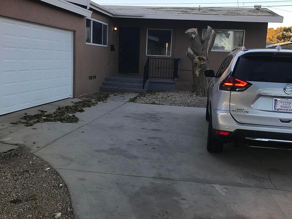 1st image of 827 W Avenue H7