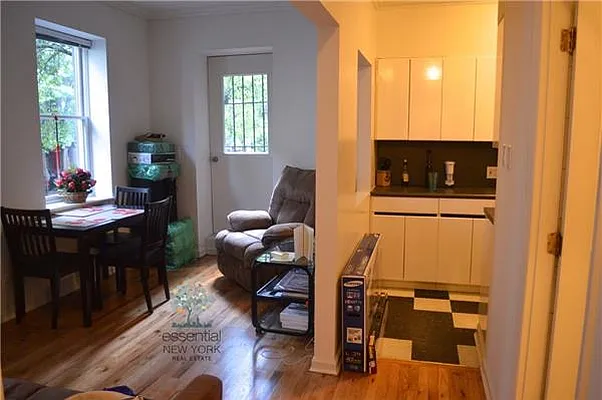 Rented by essential NEW YORK Real Estate | media 34