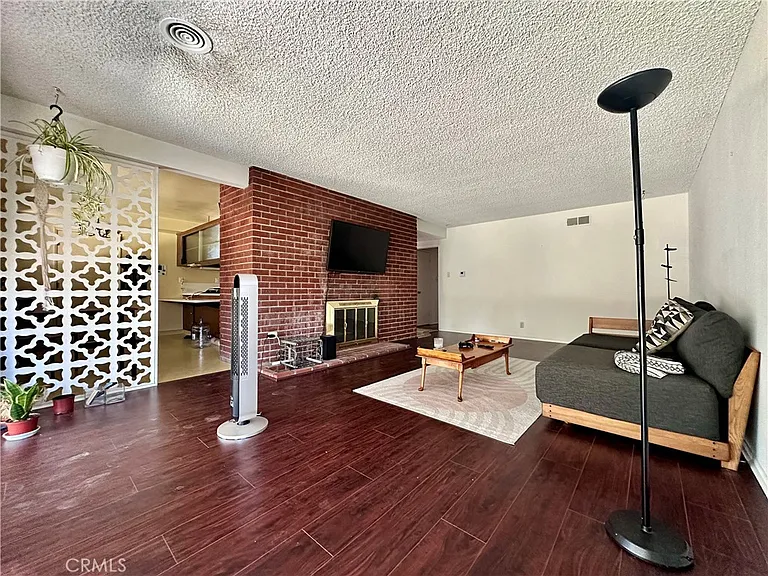16404 Mayall St — Photo 17