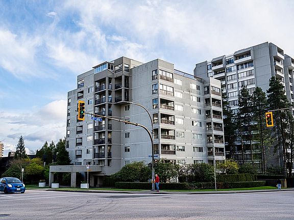 2nd image of 550 8th St #504