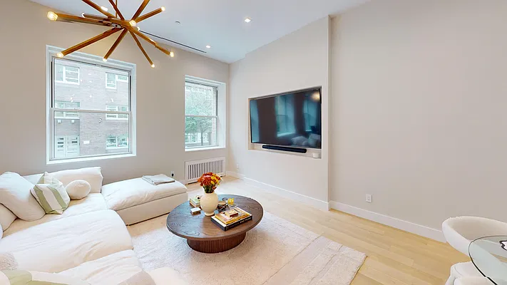 Living room, photo 1
