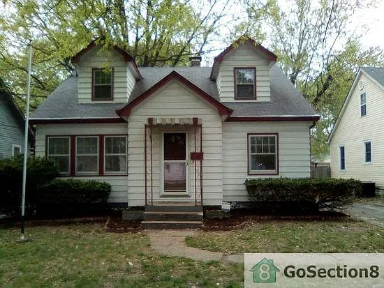 807 Nelson Ave photo 1