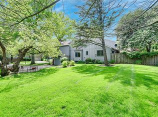 4300 W 112th Ter, Leawood, KS 66211