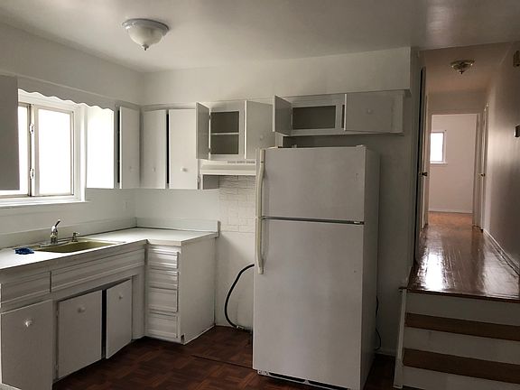 4th image of 380 Gansevoort Blvd #2