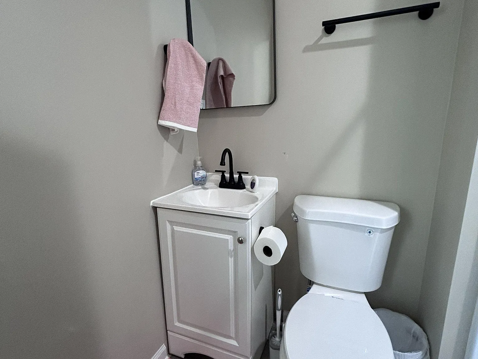 4 bed, 7.0 bath, 2000 sqft, $1,070 — Photo 4