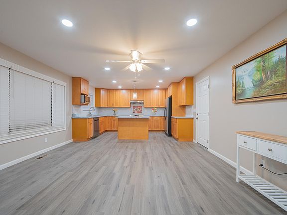 5th image of 485 La Conner Dr APT 1