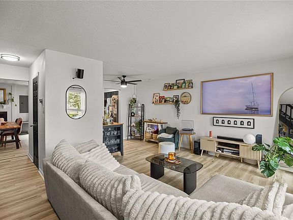 2nd image of 3636 Chimney Creek Dr