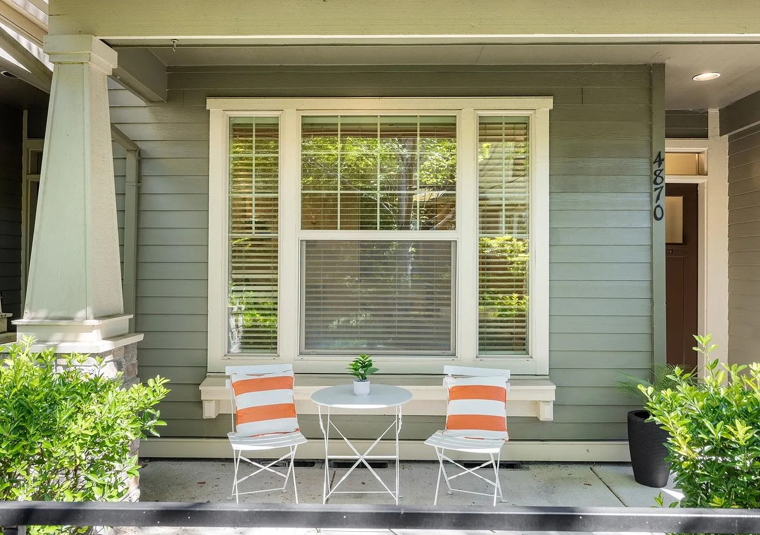 Park-Facing Arbor Parc Townhome | 3 Bedrooms + Loft | 2.5 Bathrooms | 2-Car Garage — Photo 2