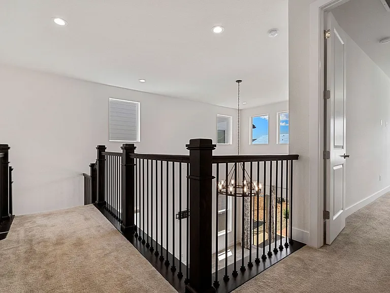 5015 Oakley Dr — Photo 1