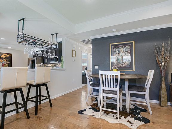 5th image of 200 Comal Ln