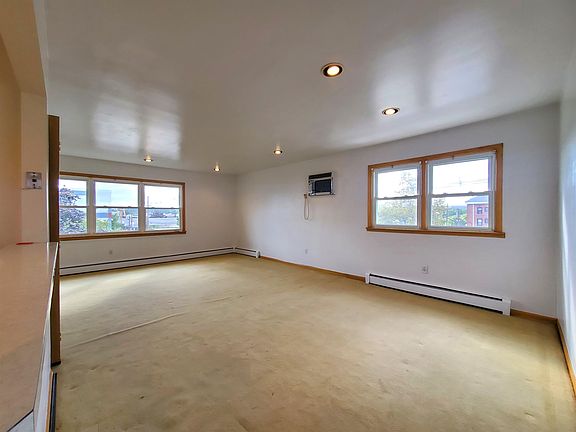 3rd image of 39 Lexington Ave #2