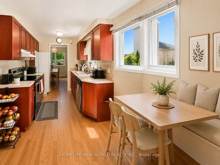 458 Appledore Cres #UPPER — Photo 5