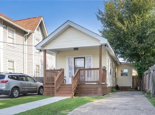 2677 Gladiolus St, New Orleans, LA 70122