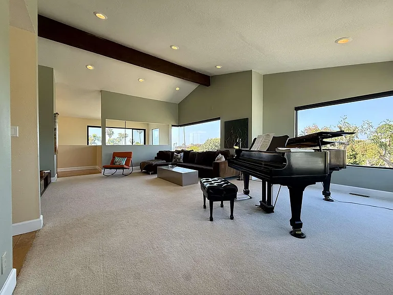 4221 Hill St — Photo 14