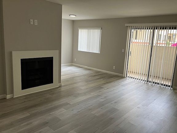 5th image of 5465 White Oak Ave #1B-1Ba-775Sqft