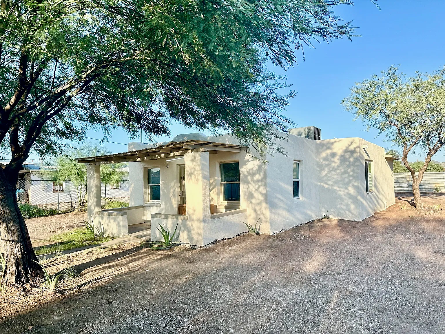 2 bed, 821 sqft, $550 — Photo 1