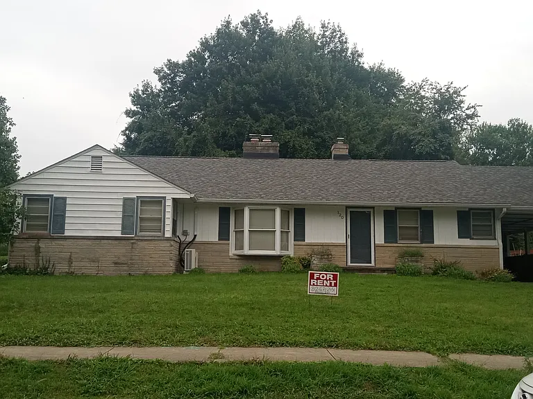 120 S Hillsdale Dr — Photo 2