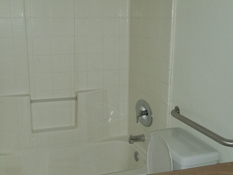 1st image of 821 S Gramercy Pl #103