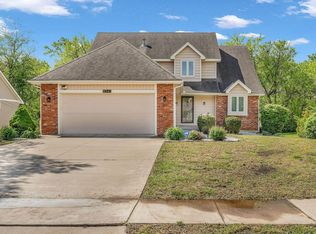 6341 SW 25th St, Topeka, KS 66614