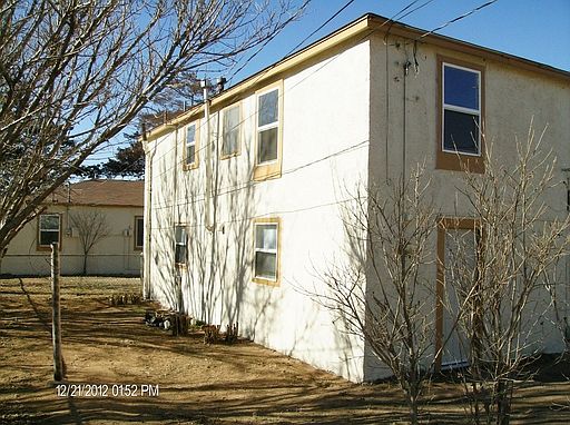 2nd image of 915 W 14th St