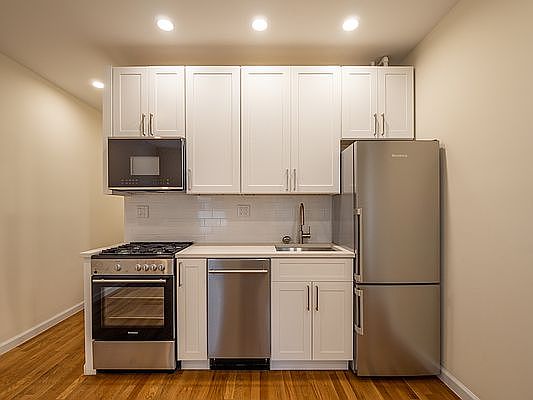 5th image of 264 6th Ave #22