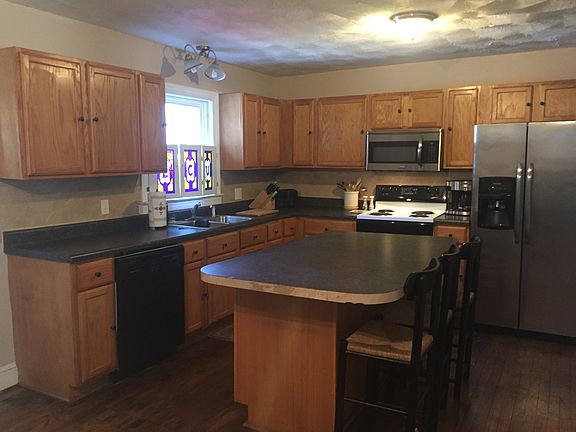 5th image of 984 SE Greenville Blvd