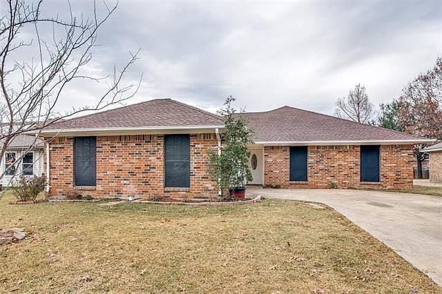 1st image of 616 Willow Way