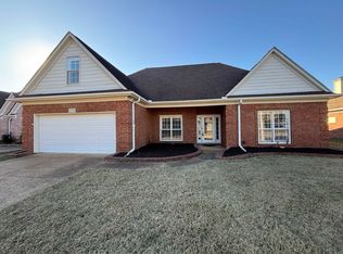 1325 Rain Hollow Cir W, Collierville, TN 38017