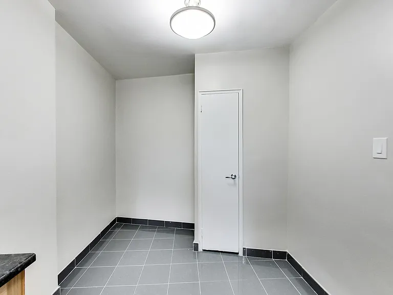 6000 Bathurst St — Photo 83