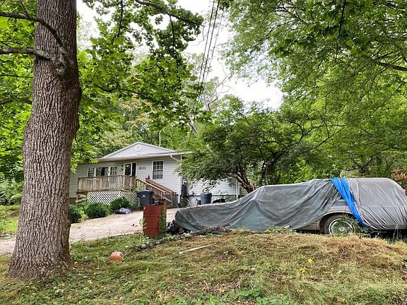 2nd image of 3511 Mount Dr