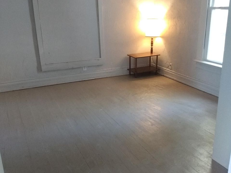 1st image of 814 College Dr APT 3