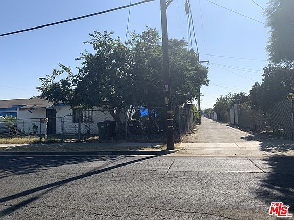 5th image of 1918 E 87th St