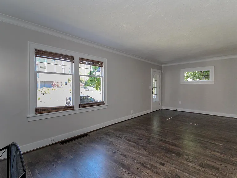 7655 Latona Ave NE — Photo 8