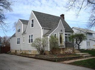 2739 40th St, Highland, IN 46322